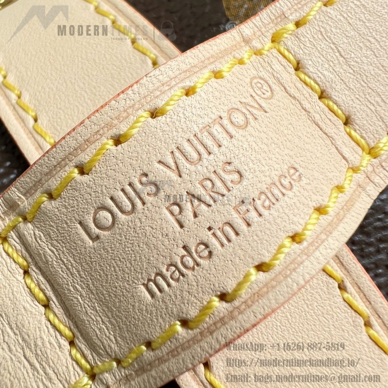 Louis Vuitton M15350 Cruiser Toiletry Bag in Monogram Canvas with Top Handle
