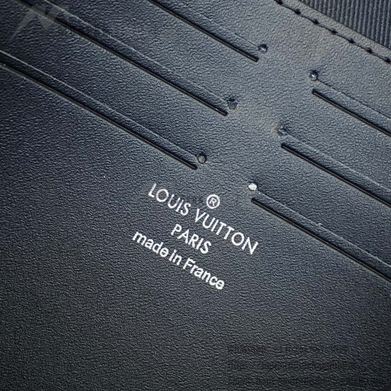 Replica Louis Vuitton M61692 Pochette Voyage in Black Embossed Cowhide Leather