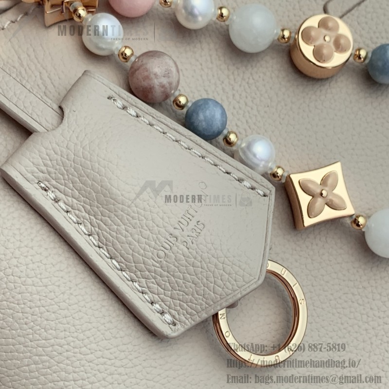 Louis Vuitton Capucines Souple M12929 Gray Medium Grained Calfskin Handbag