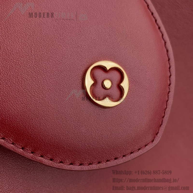 Louis Vuitton Capucines Souple Large Handbag M24607 in Smooth Calf Leather