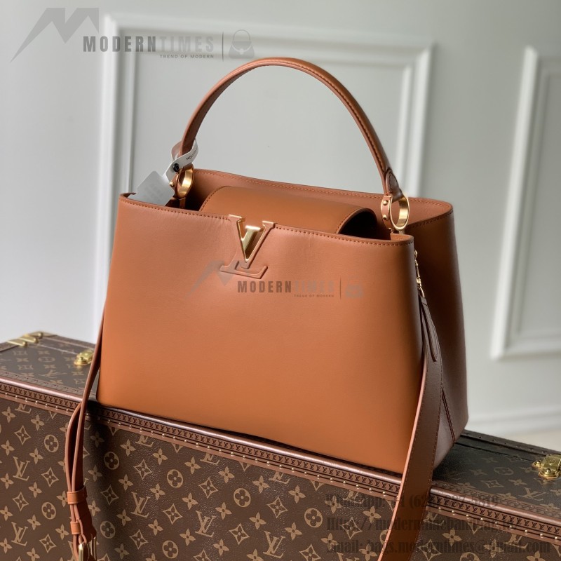 Louis Vuitton Capucines Souple Large Handbag M24607 in Smooth Calf Leather