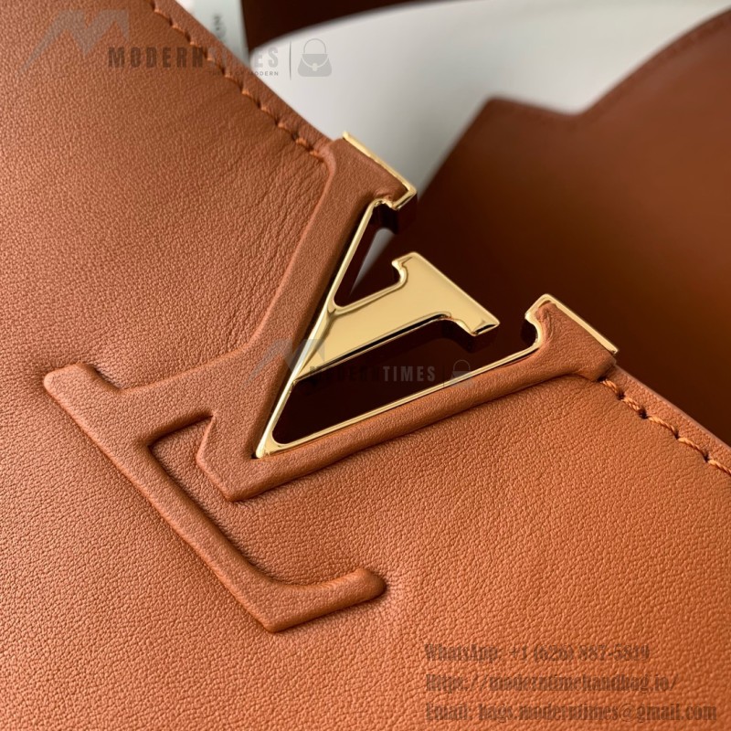 Louis Vuitton Capucines Souple Large Handbag M24607 in Smooth Calf Leather
