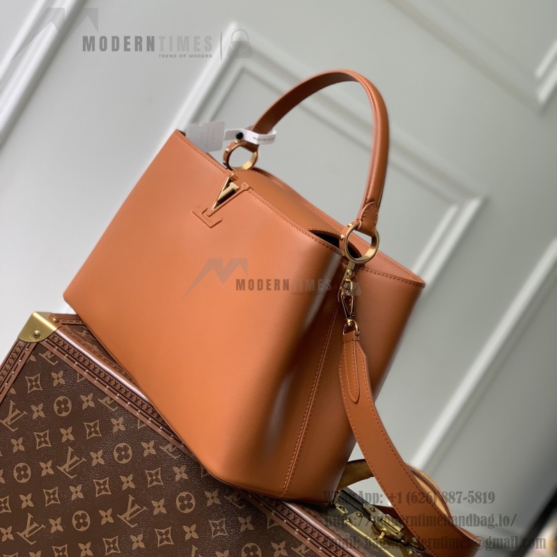 Louis Vuitton Capucines Souple Large Handbag M24607 in Smooth Calf Leather