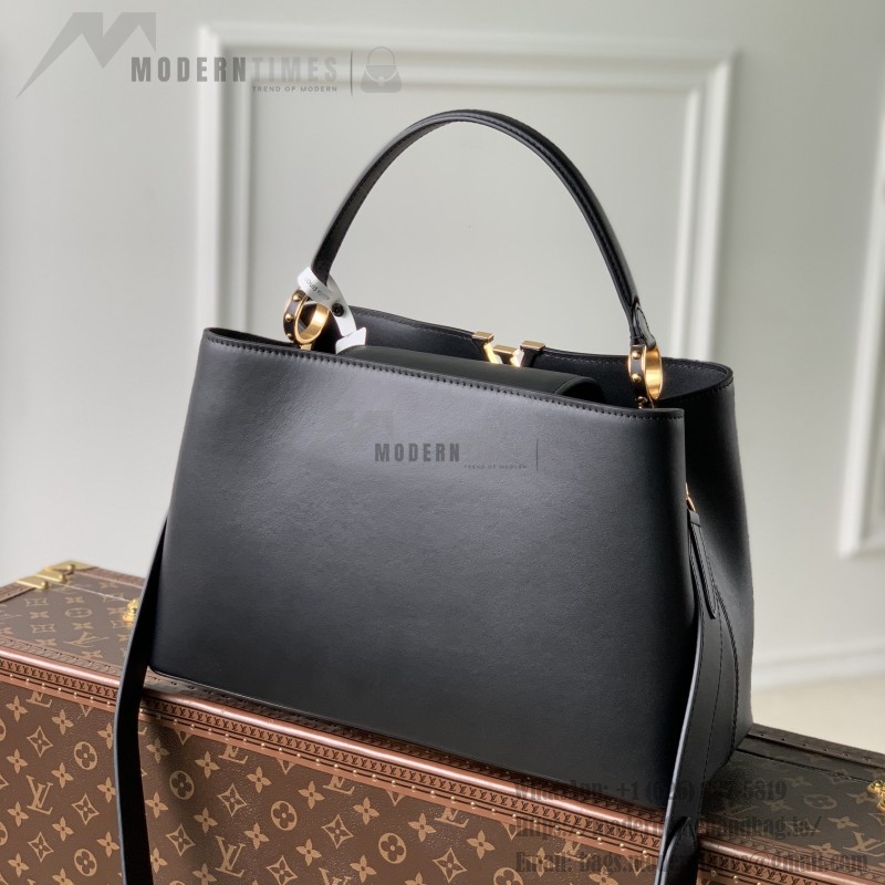Louis Vuitton Capucines Souple Large Handbag M24607 in Smooth Calf Leather