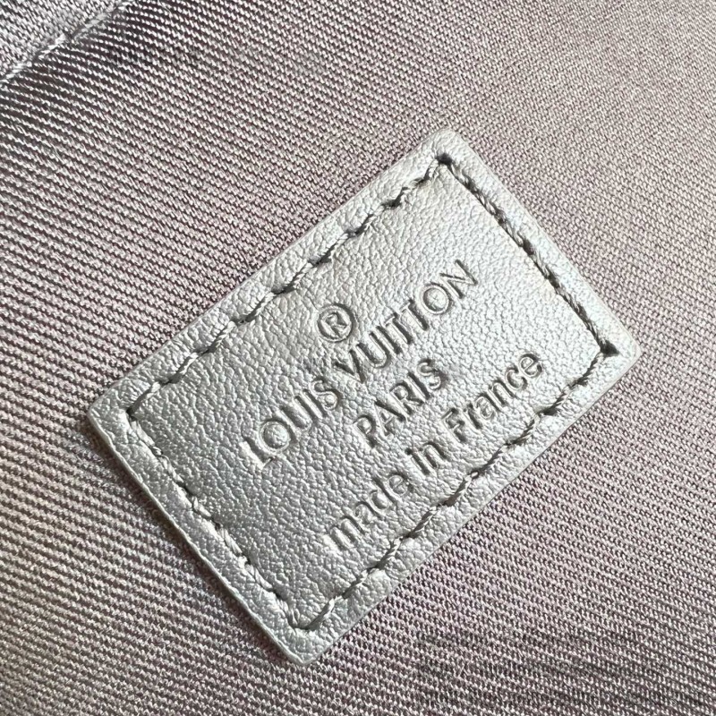 Louis Vuitton Weekender M11512 Monogram Eclipse Canvas Handbag