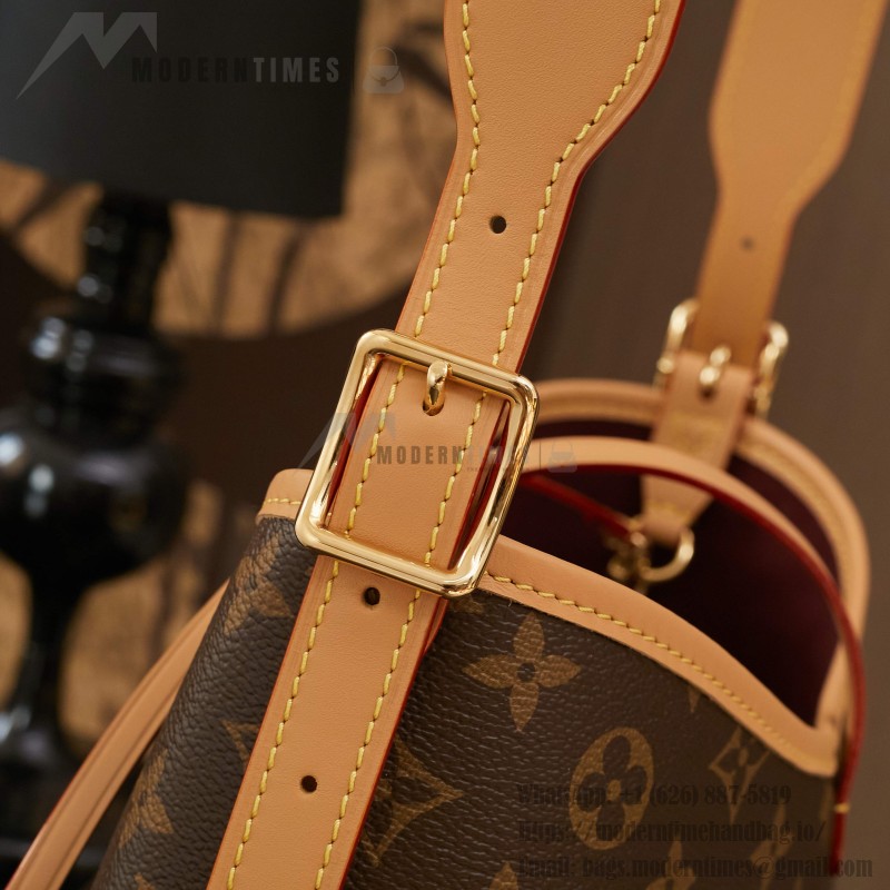 Louis Vuitton M46203 Handbag with Diamond Quilted Design and Dynamic Electronic Chip