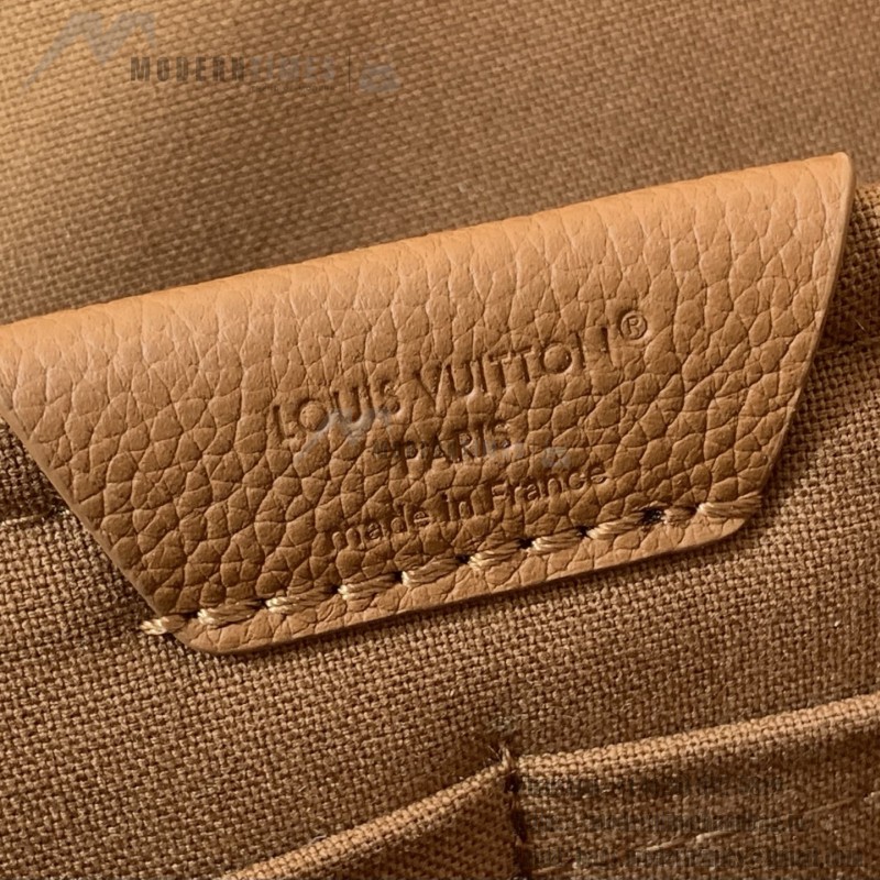 Louis Vuitton Discovery Work Backpack M15259, waxed calfskin leather, laptop and mobile phone compartment