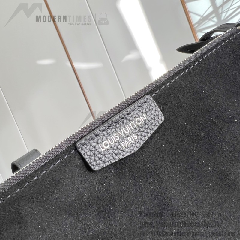 Louis Vuitton Verso Hobo Handbag LV Touch Leather