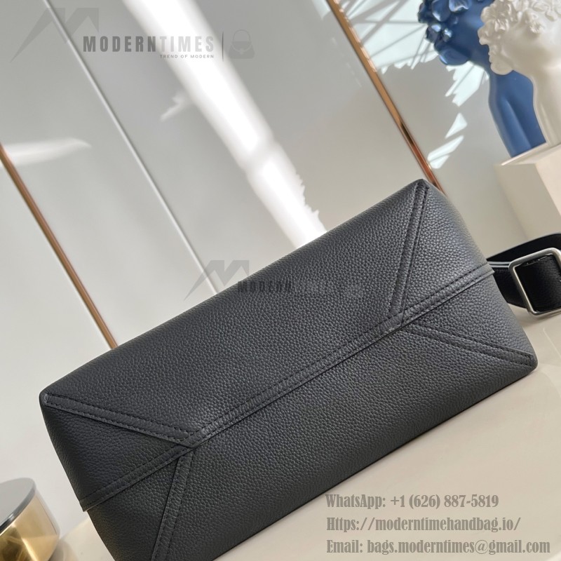 Louis Vuitton Verso Hobo Handbag LV Touch Leather
