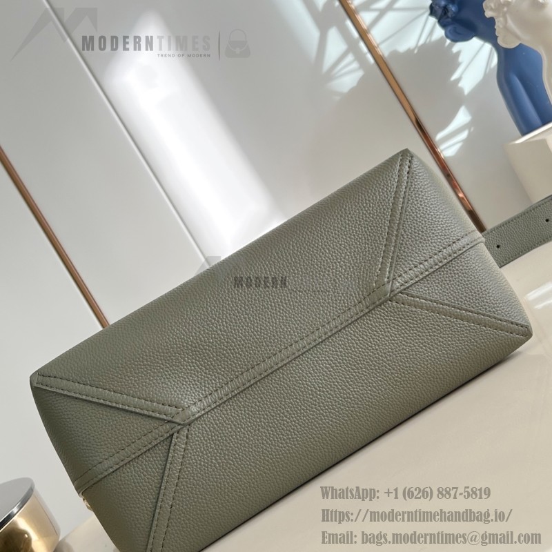 Louis Vuitton Verso Hobo Handbag LV Touch Leather