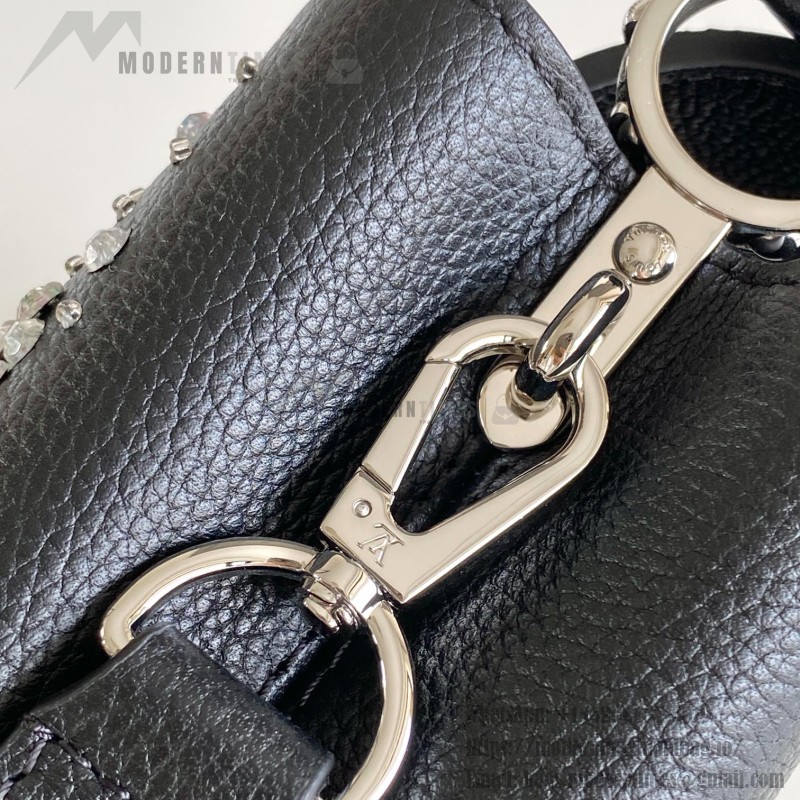 Louis Vuitton dynamic chip handbag black white M80082 M80083