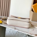 Louis Vuitton Pochette Métis MM M14977 replica handbag
