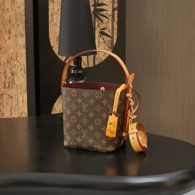 Louis Vuitton - M12925 Premium Edition Handbag with Italian A-Grade Leather and Full Packaging