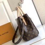 Louis Vuitton Montaigne BB Monogram canvas handbag with shoulder strap