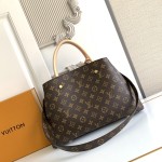 Louis Vuitton Montaigne BB Monogram canvas handbag with shoulder strap