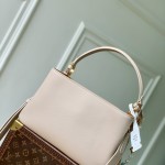 Louis Vuitton Capucines Souple M12929 Gray Medium Grained Calfskin Handbag