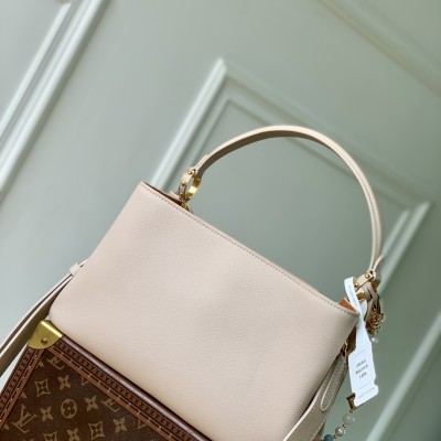 Louis Vuitton - Capucines Souple MM M12929 Gray Grained Calfskin with Jewel Detail