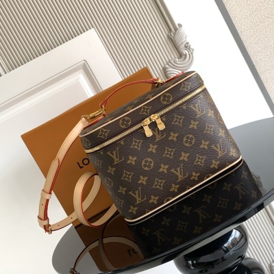 Louis Vuitton - M42265 Vanity Bag Italian A-Grade Leather with A-Grade Steel Hardware 