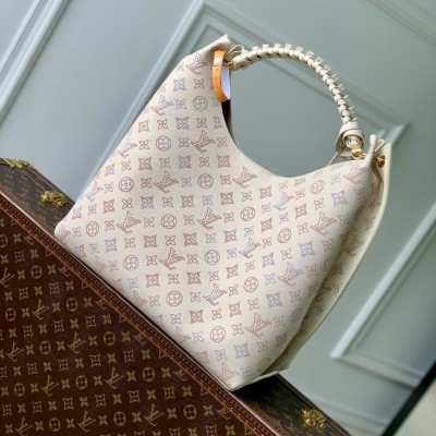 Louis Vuitton - Carmel Handbag M25894 Dreamy Collection