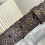 Louis Vuitton Pillow Maxi Waist Bag in Silver – Urban Street Style