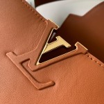 Louis Vuitton Capucines Souple Large Handbag M24607 in Smooth Calf Leather