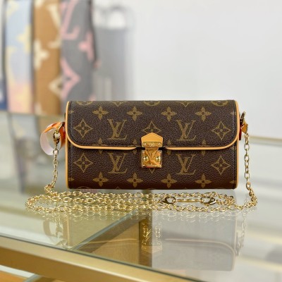 Louis Vuitton - Pochette Camille M13566 Monogram Canvas