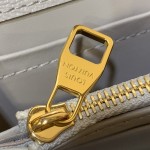 Louis Vuitton Capucines M11908 Mini & BB Handbag in Ostrich-Embossed Leather with Pearl Chain