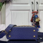 Louis Vuitton Capucines M11908 Mini & BB Handbag in Ostrich-Embossed Leather with Pearl Chain