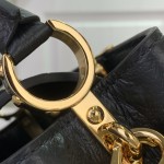 Louis Vuitton Capucines M11908 Mini & BB Handbag in Ostrich-Embossed Leather with Pearl Chain