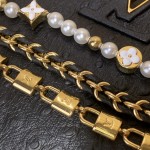Louis Vuitton Capucines M11908 Mini & BB Handbag in Ostrich-Embossed Leather with Pearl Chain