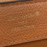 Louis Vuitton Capucines M11908 Mini & BB Handbag in Ostrich-Embossed Leather with Pearl Chain