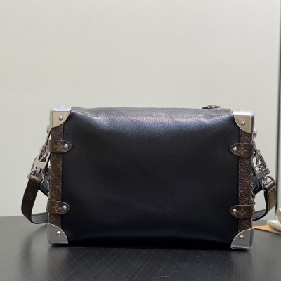 Louis Vuitton - Side Trunk Vibe M15195 Black Full Leather Chain Bag
