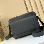 Louis Vuitton Boarding Messenger Bag M15265 in Black – Business