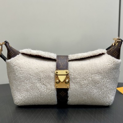 Louis Vuitton - Pochette Mia M26245 from the LV Ski Collection