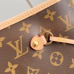 Louis Vuitton Neverfull GM in Damier Ebene with cowhide leather trims and adjustable side straps