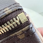 Louis Vuitton M46980 Speedy Bandoulière 30 in Monogram canvas with steel hardware
