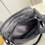 Louis Vuitton M26783 Nil Crossbody Bag Monogram Midnight coated canvas