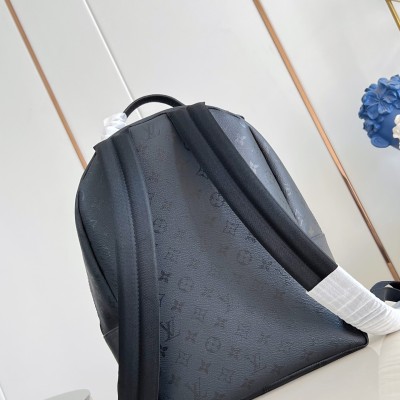 Louis Vuitton - Discovery Cargo Backpack M26765 Monogram Midnight Coated Canvas