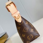 Louis Vuitton Pochette Hills Monogram canvas handbag M27509
