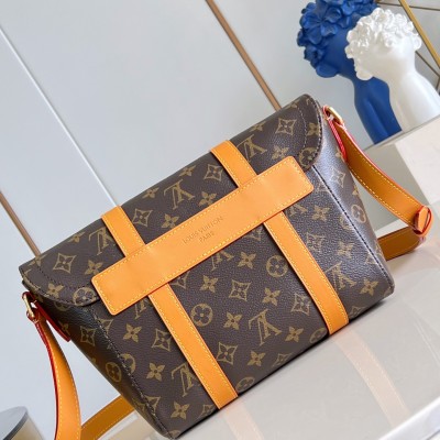 Louis Vuitton - M28115 Christopher Messenger Bag Monogram Archive Canvas