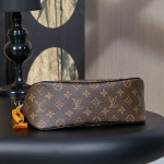 Louis Vuitton M45831 Handbag with Italian A-Grade Leather and Dynamic Electronic Chip